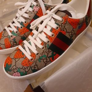 Ace Strawberry Sneakers. Graphic strawberry print. Solid rubber heel. Size 6.